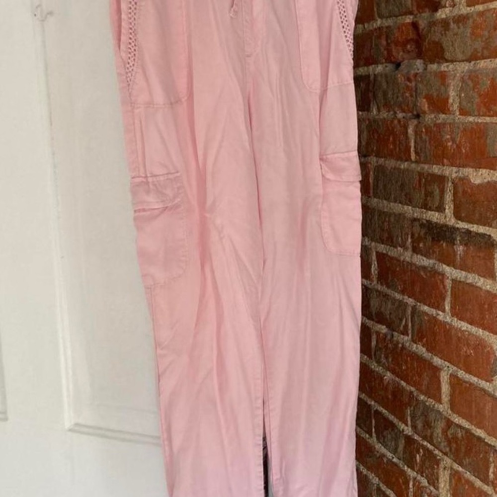 Pink lightweight cargo style pant
